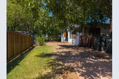 806 E 4th Street, Georgetown, TX 78626 - Photo 7