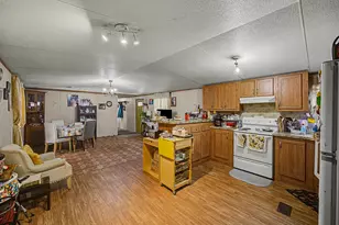 105 S Austin Dr, Paige, TX 78659 - Photo 7