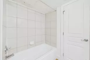 711 W 32nd St, Austin, TX 78705 - Photo 19