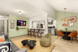 2418 Burleson Ct, Austin, TX 78741 - Photo 9