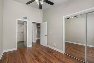 806 W 24th St, Austin, TX 78705 - Photo 23