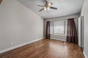 806 W 24th St, Austin, TX 78705 - Photo 17