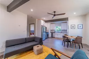 3007 E 14 1/2 St, Austin, TX 78702 - Photo 7