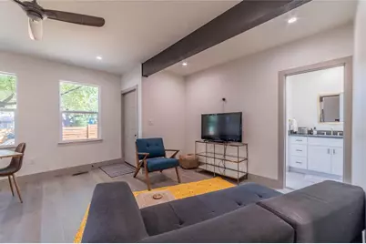3007 E 14 1/2 Street #Unit B, Austin, TX 78702 - Photo 9