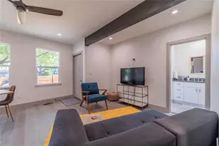 3007 E 14 1/2 St, Austin, TX 78702 - Photo 9