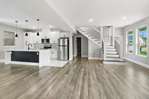 435 S Orange St, Giddings, TX 78942 - Photo 11