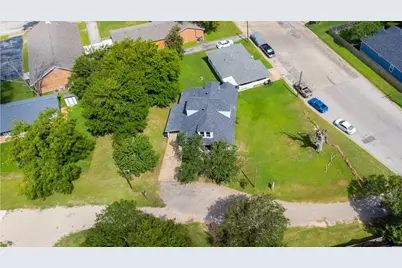 435 S Orange Street, Giddings, TX 78942 - Photo 33