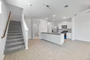 605 W South St, Leander, TX 78641 - Photo 7