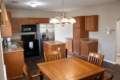 208 Shaw Street, Taylor, TX 76574 - Photo 9