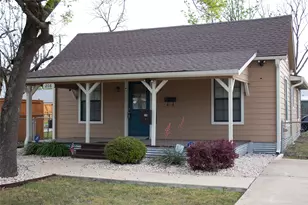 208 Shaw St, Taylor, TX 76574 - Photo 1