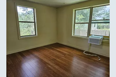 127 Iroquois Drive, Smithville, TX 78957 - Photo 9