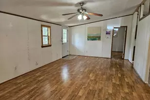 127 Iroquois Dr, Smithville, TX 78957 - Photo 3
