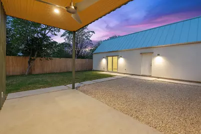 420 S Brazos Street, Lockhart, TX 78644 - Photo 7
