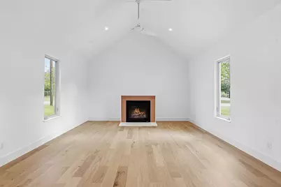 420 S Brazos Street, Lockhart, TX 78644 - Photo 11
