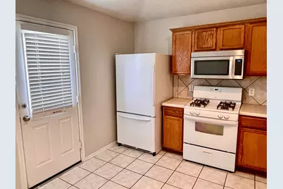 112 Cowboy Cove, Kyle, TX 78640 - Photo 9