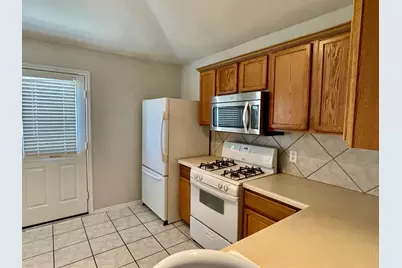 112 Cowboy Cove, Kyle, TX 78640 - Photo 7