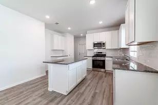 303 Clearlake Dr, Hutto, TX 78634 - Photo 5