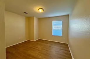 291 Gina Dr, Kyle, TX 78640 - Photo 5