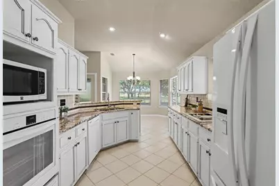 30107 Hamlet Circle, Georgetown, TX 78628 - Photo 15