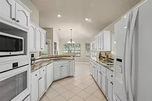 30107 Hamlet Cir, Georgetown, TX 78628 - Photo 15