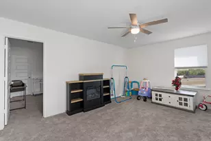 212 Katie Elder Dr, Jarrell, TX 76537 - Photo 23