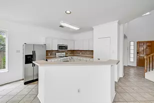 13401 Lamplight Village Ave, Austin, TX 78727 - Photo 9