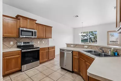 119 E Wildflower Boulevard, Marble Falls, TX 78654 - Photo 7