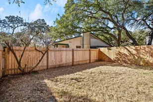 7001 Woodhue Dr, Austin, TX 78745 - Photo 25