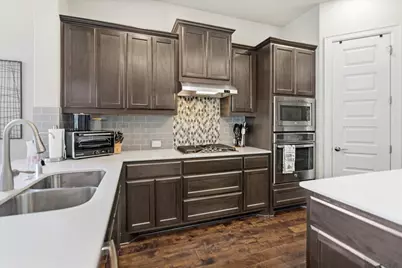916 Isaias Drive, Leander, TX 78641 - Photo 11