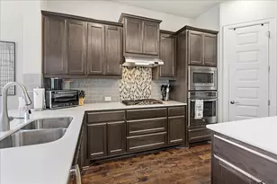 916 Isaias Dr, Leander, TX 78641 - Photo 11