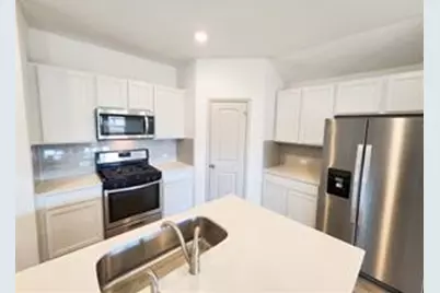 110 Fort Clark Springs Drive, Hutto, TX 78634 - Photo 5
