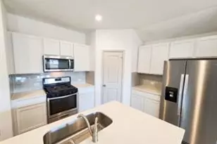 110 Ft Clark Spgs Dr, Hutto, TX 78634 - Photo 5