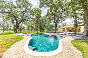 306 Kerry Ln, Floresville, TX 78114 - Photo 33