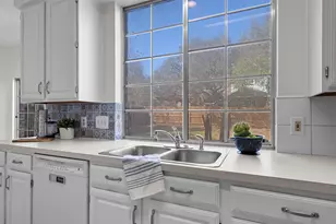 10506 Walpole Ln, Austin, TX 78739 - Photo 17