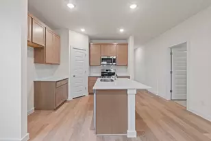 110 Mandeville Dr, Hutto, TX 78634 - Photo 7