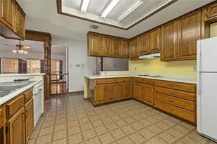 9223 Warriors Creek Dr, San Antonio, TX 78230 - Photo 11