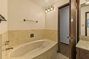 9223 Warriors Creek Dr, San Antonio, TX 78230 - Photo 17