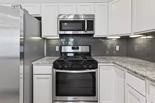 2204 E 13th St, Austin, TX 78702 - Photo 15