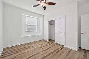 2204 E 13th St, Austin, TX 78702 - Photo 23