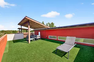 2204 E 13th St, Austin, TX 78702 - Photo 33
