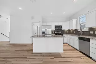 2204 E 13th St, Austin, TX 78702 - Photo 13