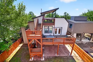 2204 E 13th St, Austin, TX 78702 - Photo 5