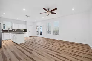 2204 E 13th St, Austin, TX 78702 - Photo 9