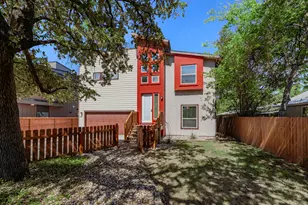 2204 E 13th St, Austin, TX 78702 - Photo 7