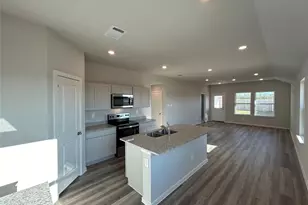 310 Randall Pl, Rockdale, TX 76567 - Photo 3