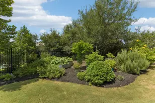 642 Jacksdaw Dr, Austin, TX 78737 - Photo 27