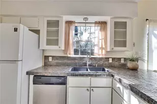 1002 Bodark Ln, Austin, TX 78745 - Photo 13