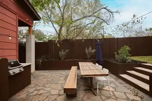 2002 E 13th St, Austin, TX 78702 - Photo 31