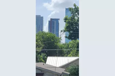 85 W Navasota Street, Austin, TX 78702 - Photo 17