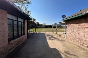 509 Bowser St, Rockdale, TX 76567 - Photo 9